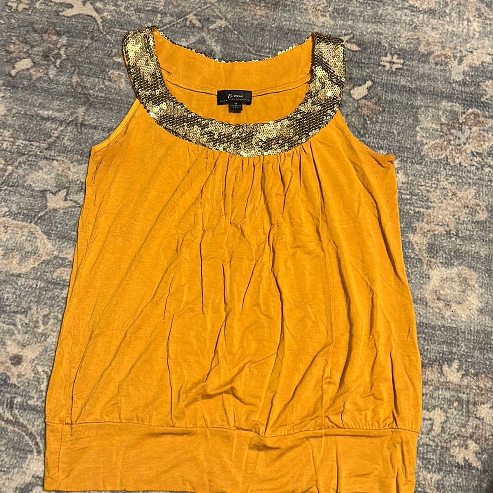 Dress sequin top